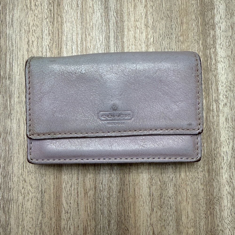 Coach Y2K Vintage Accordion Style Small Wallet in Light Purple Used Condition